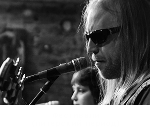  ( )
